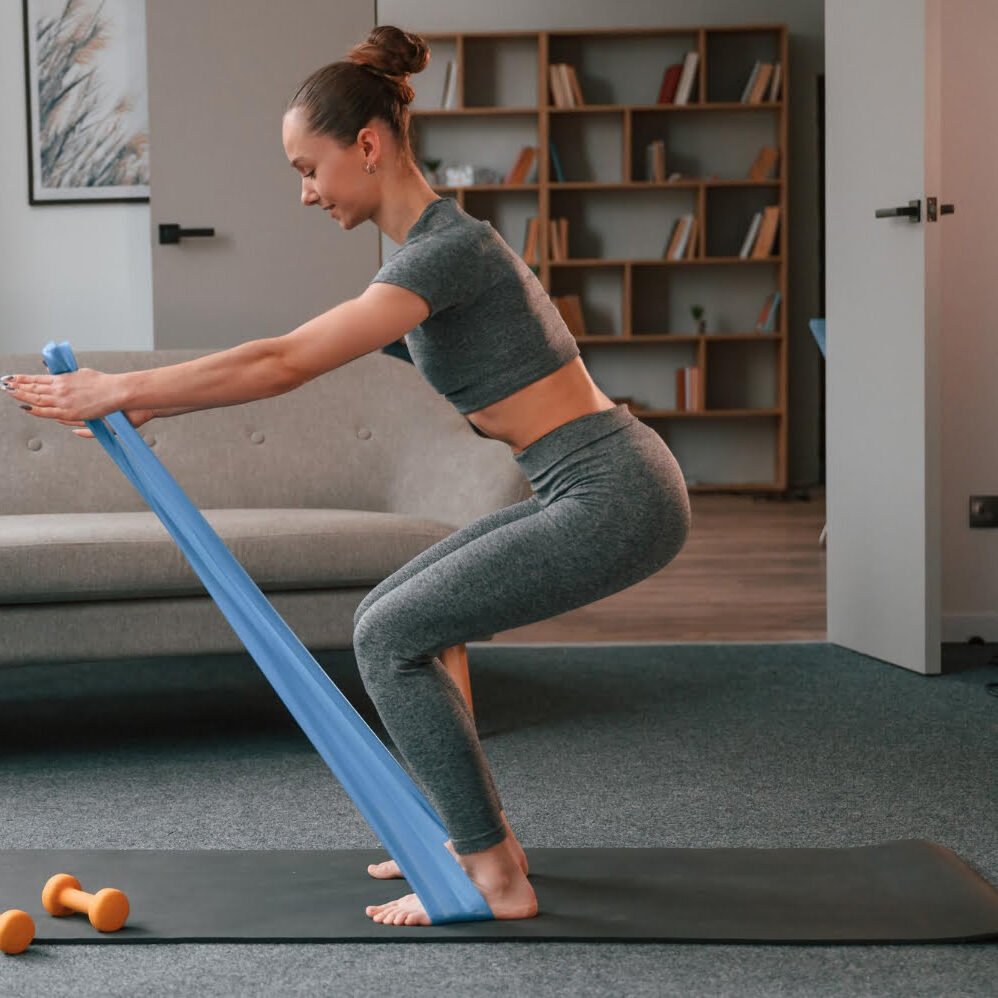 5 Effective Quadricep Exercises With Resistance Bands For Stronger Legs