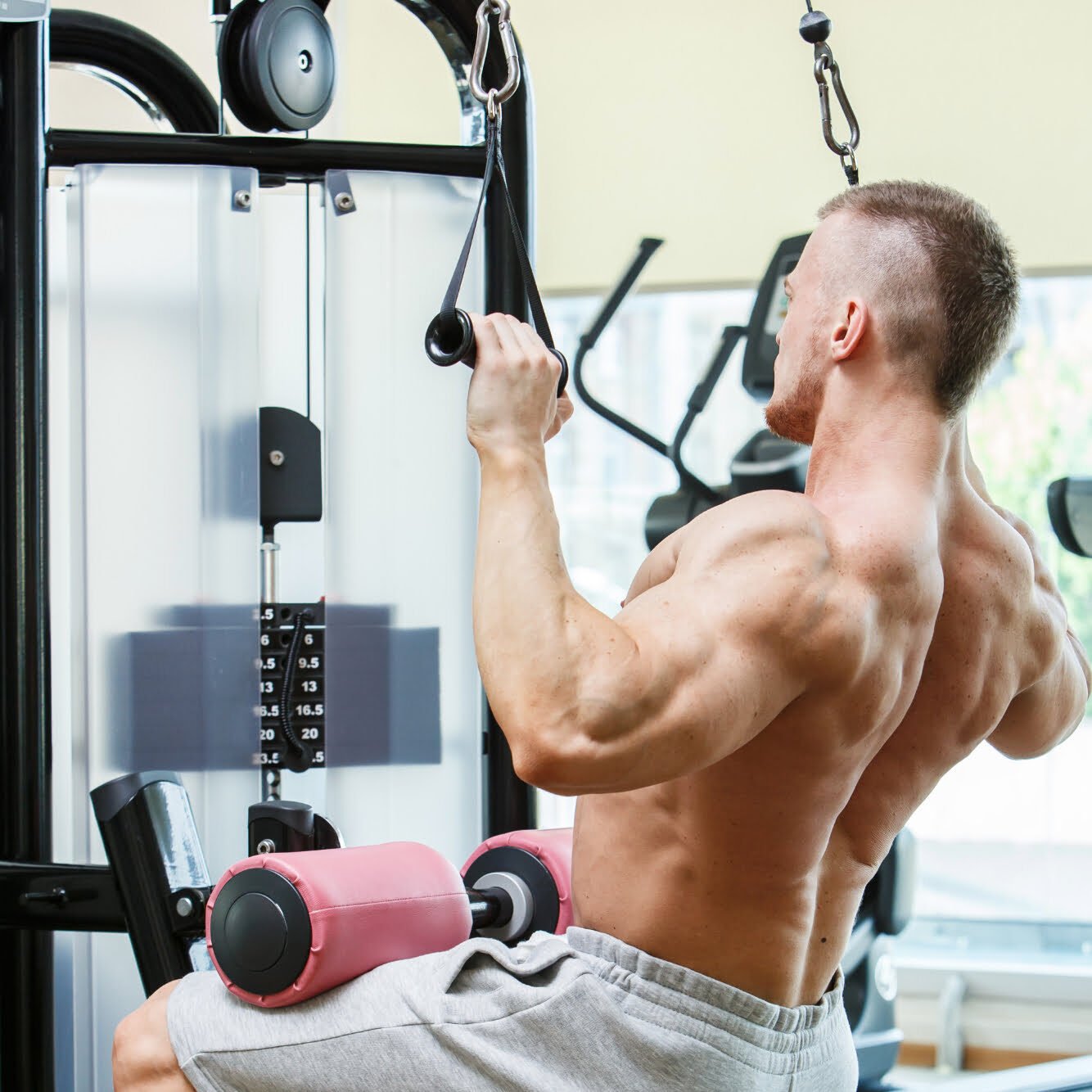 10 Lat Pulldown Machine Exercises To Build Muscle And Strength